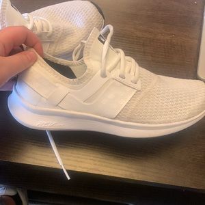 Size 7.5 New Balance nergize sport tennis shoe